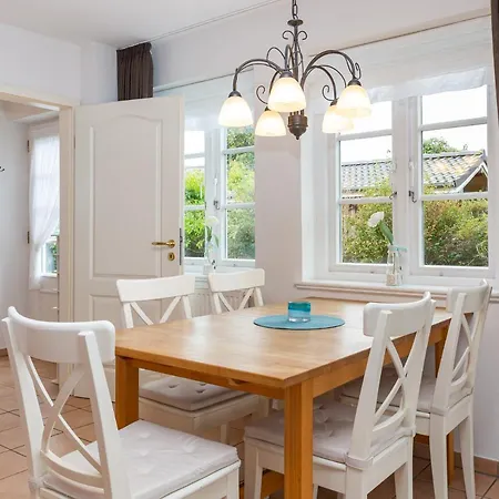 Hues Waasluuper - Seeschwalbe Norddorf auf Amrum